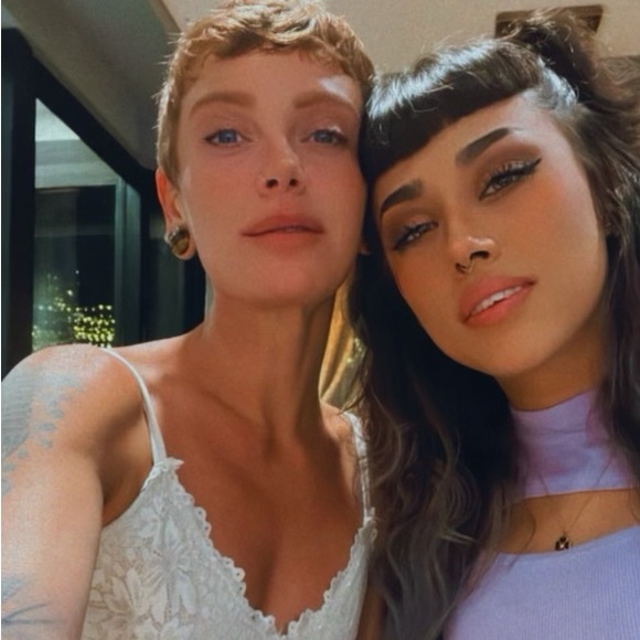 Meet your Posher, Jennifer - Picture 2 of 4